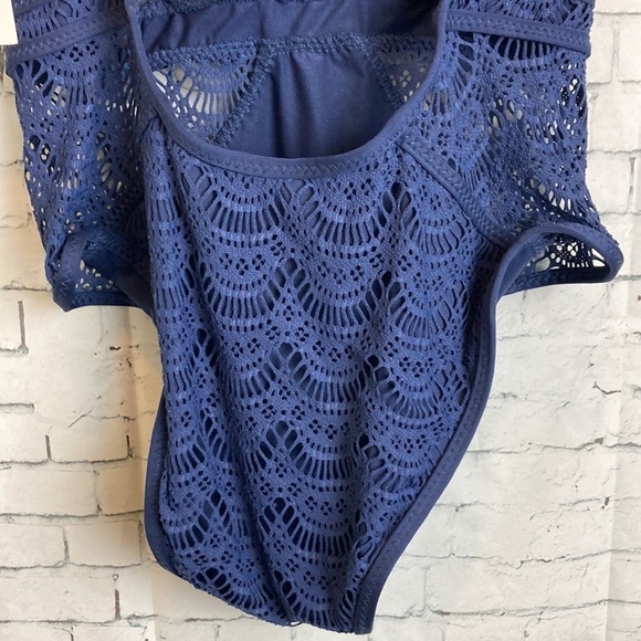 BECCA NWT Show & Tell One-Piece Swimsuit M Lace Crochet Sexy Vacation Coast - Picture 12 of 16